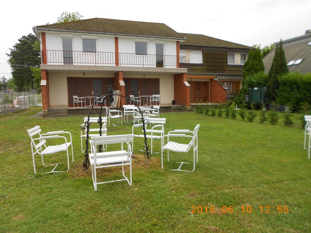 Vizparti Apartmanok Szantod Exterior photo