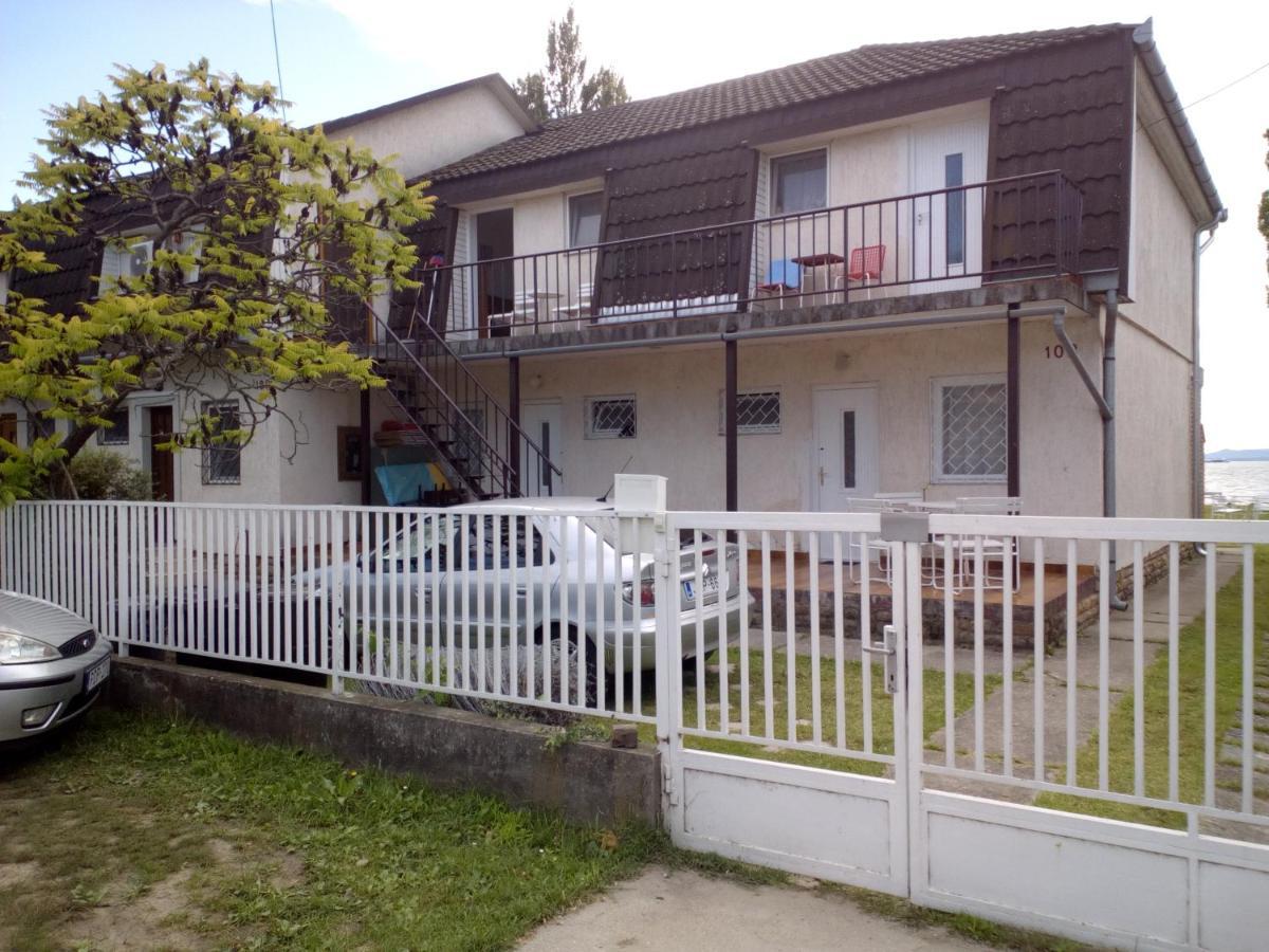 Vizparti Apartmanok Szantod Exterior photo